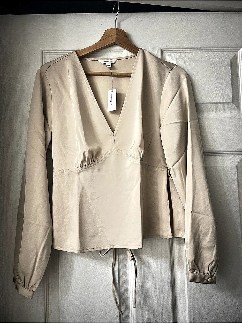 Banana Republic Stretch-Satin Ruched Top Long Sleeve Cream Size 10 NWT